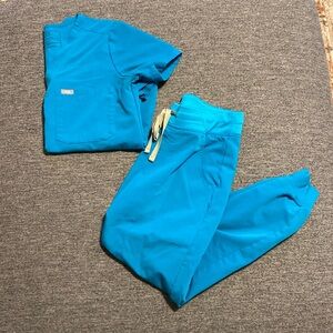 XS|XSP FIGS Catarina One Pocket and Zamora Joggers Scrub Set
